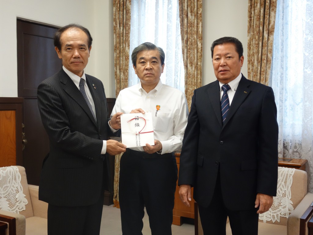 西日本豪雨災害への義援金を愛媛県、広島県、岡山県へ贈呈